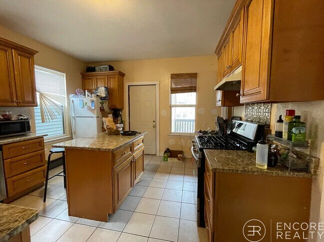 8 Eldora St, Unit 8 Eldora Street in Boston, MA - Foto de edificio - Building Photo