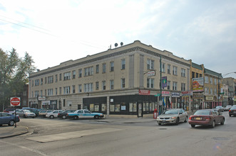 2301-2305 W Devon Ave in Chicago, IL - Foto de edificio - Building Photo