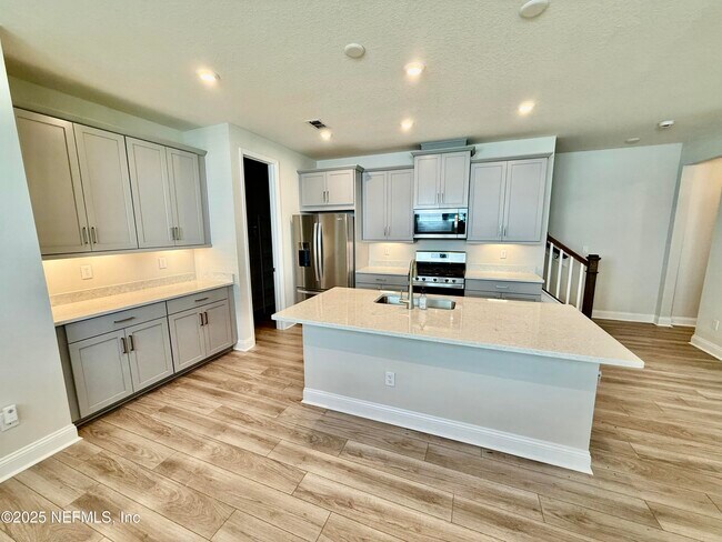 14164 Backbarrier Rd in Jacksonville, FL - Building Photo - Building Photo