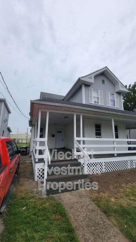 property at 325 S Pierce St