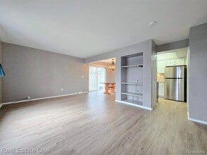 24128 Quad Park Ln in Clinton Township, MI - Building Photo - Building Photo