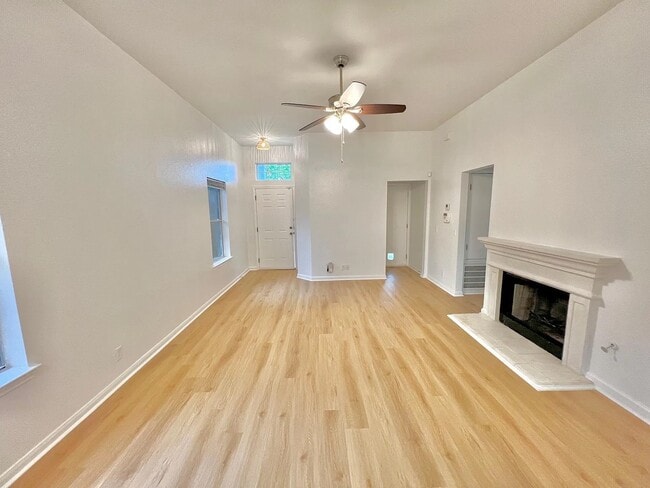 1615 Royal Ascot Dr in Pflugerville, TX - Building Photo - Building Photo