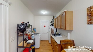 1163 Boylston St, Unit 10 in Boston, MA - Building Photo - Building Photo