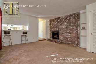 1921 28th St-Unit -Unit 4 in Sacramento, CA - Building Photo - Building Photo