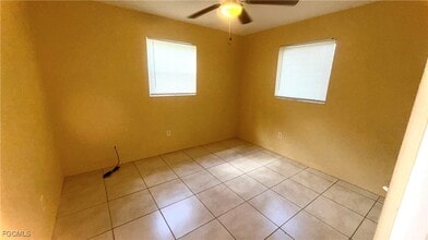 2401 Hunter Terrace in Ft. Myers, FL - Building Photo - Building Photo