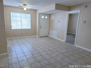 4730 Nara Vista Way in Las Vegas, NV - Building Photo - Building Photo