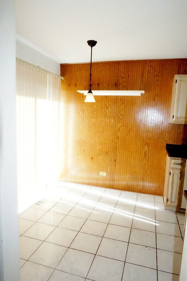 1185 Leicester Ct in Wheaton, IL - Building Photo - Building Photo