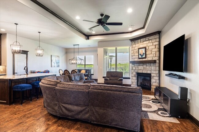 property at 1112 NW St James Pl