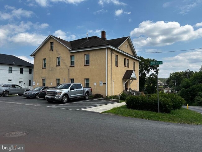property at 615 Summit St