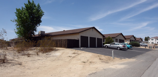 16143 Muni Rd in Apple Valley, CA - Building Photo - Building Photo