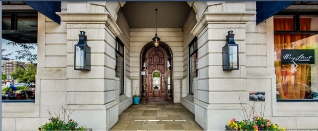 151 W Wing St, Unit 609