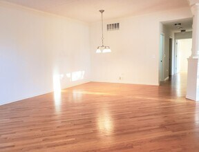 1914 Crenshaw Cir in Vernon Hills, IL - Building Photo - Building Photo