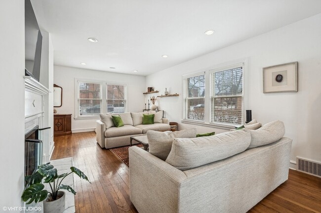 1754 Grove St in Glenview, IL - Building Photo - Building Photo