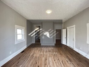 815 S Main St in Franklin, OH - Building Photo - Building Photo