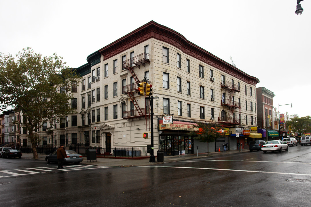 699-707 Nostrand Ave in Brooklyn, NY - Building Photo