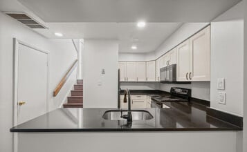 18120 Windsor Hill Dr, Unit 106 in Olney, MD - Building Photo - Building Photo