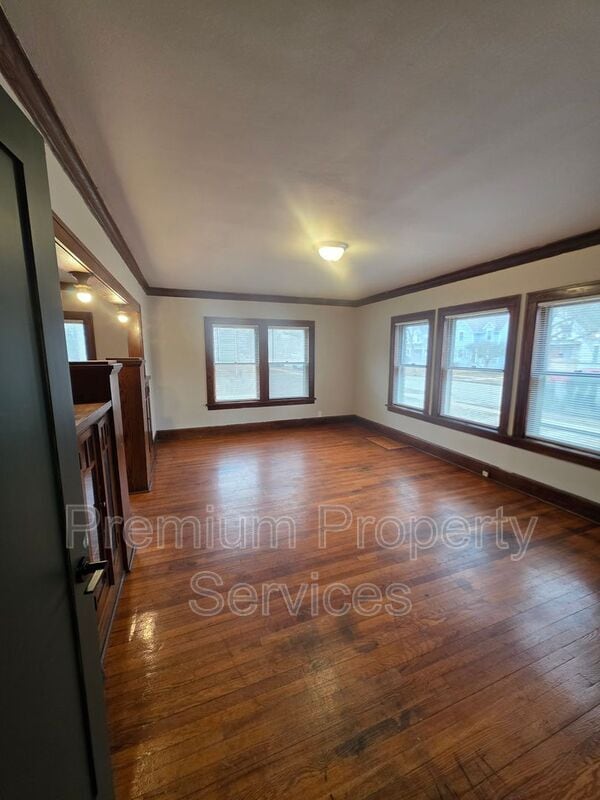 property at 1321 Parmele St