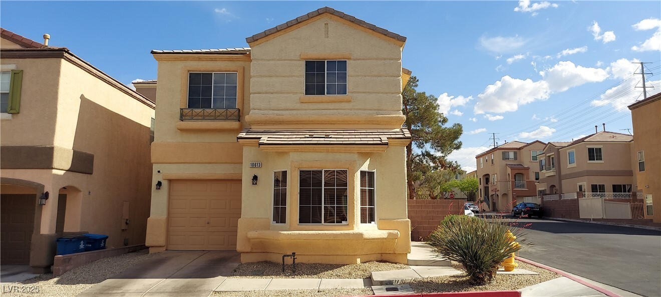 10613 Golden Aspen Ct in Las Vegas, NV - Building Photo