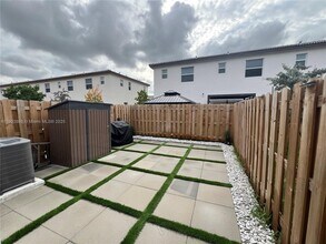 12142 NW 24th Ct in Miami, FL - Building Photo - Building Photo