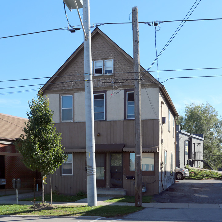 144 Church St in St Catharines, ON - Building Photo