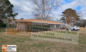 2625 Halls Mill Rd in Dothan, AL - Building Photo - Building Photo