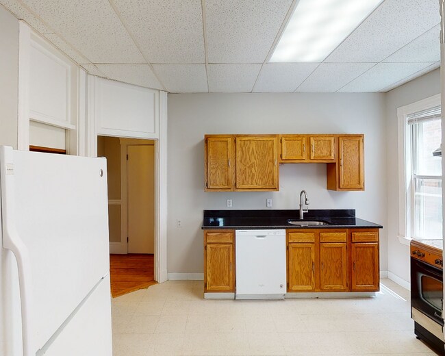 13 Pleasant St, Unit #1