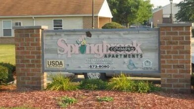 980 Meadow Ln in Kenton, OH - Building Photo - Building Photo