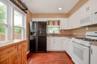 812 Highland Ave in Glen Ellyn, IL - Foto de edificio - Building Photo