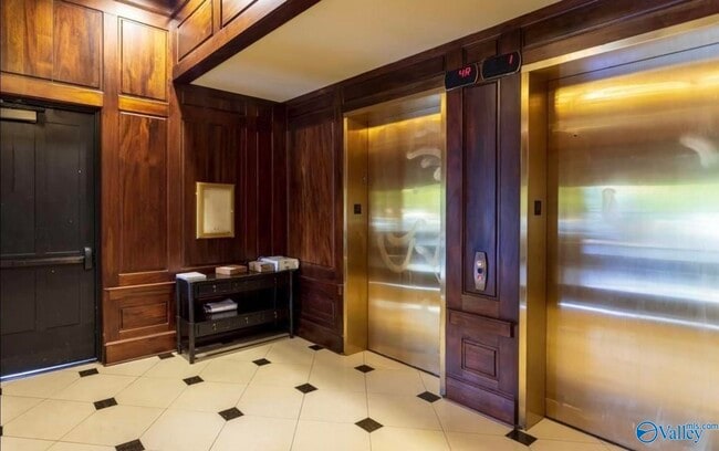 445 Providence Main St NW in Huntsville, AL - Foto de edificio - Building Photo