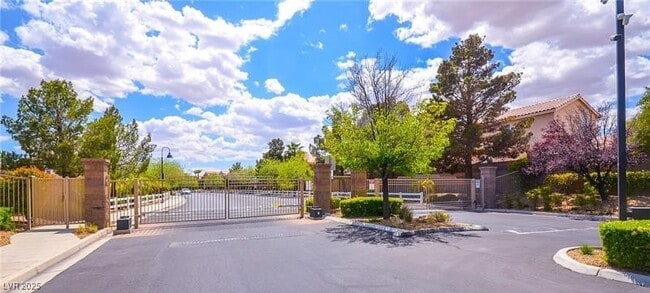 property at 8923 Deep Ridge Ct