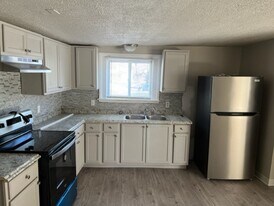 136 N Spring St in Middletown, PA - Building Photo