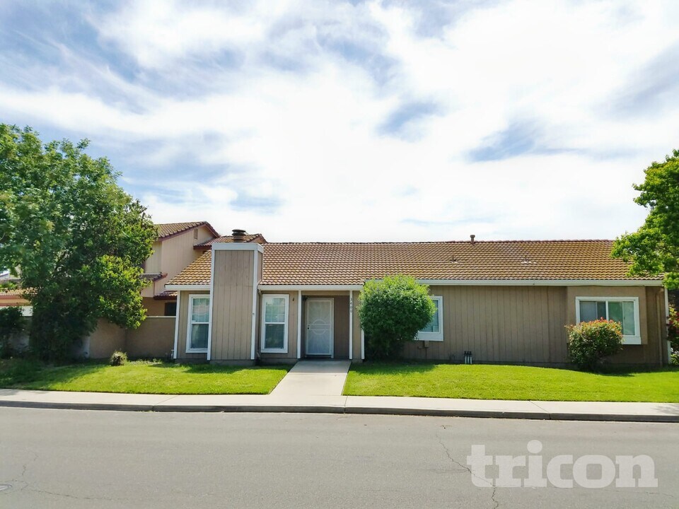 3400 Suffolk Dr in Ceres, CA - Building Photo