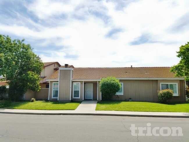 property at 3400 Suffolk Dr