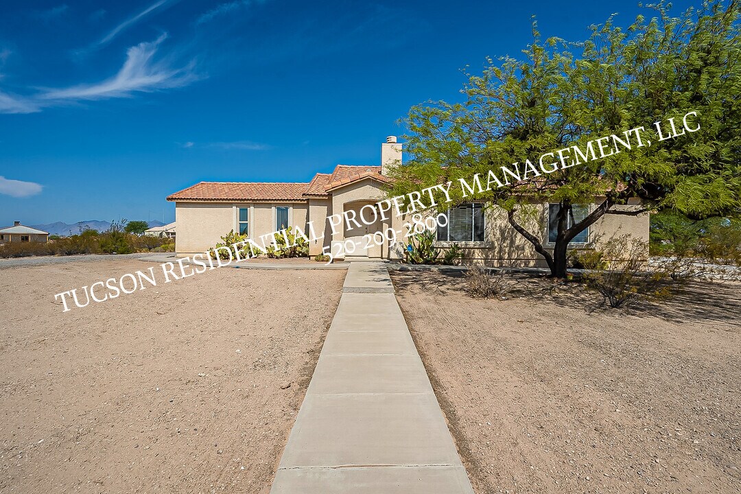 5891 E Farmridge Dr in Tucson, AZ - Building Photo