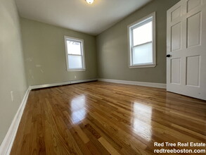 7 High St Pl in Brookline, MA - Foto de edificio - Building Photo