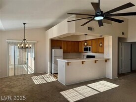 9901 Trailwood Dr in Las Vegas, NV - Building Photo