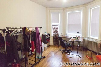 1334 Commonwealth Ave in Boston, MA - Building Photo - Building Photo