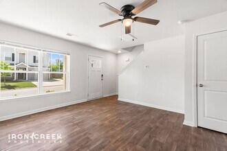 352 Oak Br Rd in Arden, NC - Building Photo - Building Photo