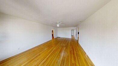 6134 Dorothy Dr in San Diego, CA - Foto de edificio - Building Photo