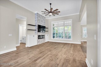 604 Creekway Cir SE in Bolivia, NC - Foto de edificio - Building Photo