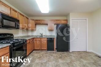 125 S Orchard Dr in Bolingbrook, IL - Building Photo - Building Photo