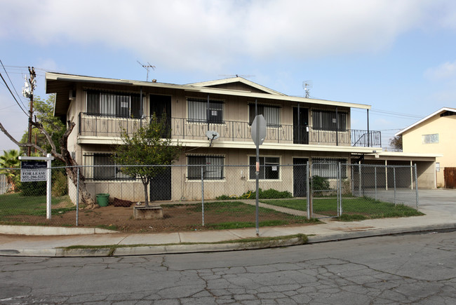 13903 Boeing Sq in Moreno Valley, CA - Foto de edificio - Building Photo