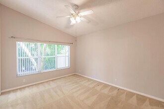 6304 Harbour Club Dr in Greenacres, FL - Building Photo - Building Photo