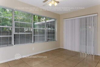 7936 Juniper St in Miramar, FL - Foto de edificio - Building Photo
