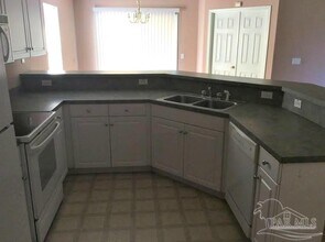 338 Mizzen Ln in Pensacola, FL - Building Photo - Building Photo
