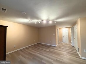 6502 Brick Hearth Ct in Alexandria, VA - Building Photo - Building Photo