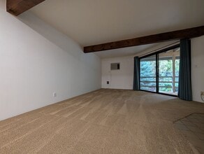 295 Country Club Rd in Eugene, OR - Building Photo - Building Photo