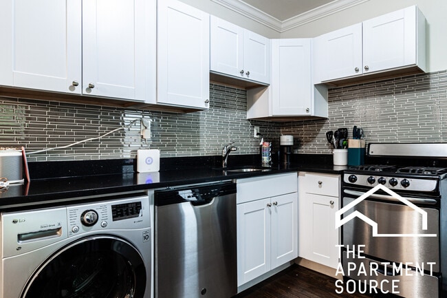 property at 1054 W Lill Ave