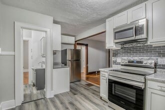 548 Dayton Ave in Kalamazoo, MI - Building Photo - Building Photo