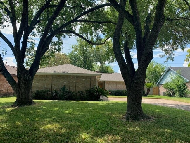 property at 14403 Locke Ln